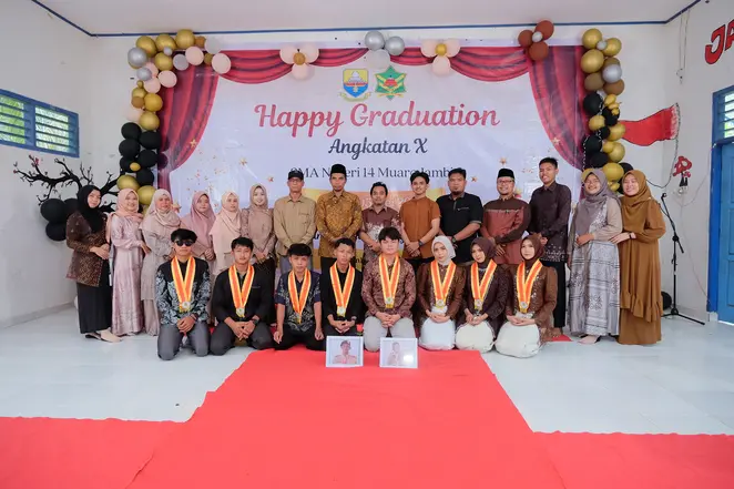 Foto berita: SMA Negeri 14 Muaro Jambi Gelar Acara Kelulusan Tahun Pelajaran 2025/2026